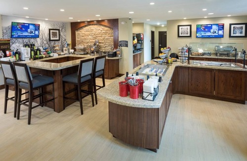 West Omaha Condo | 1 Bedroom | Free Breakfast. Indoor Pool