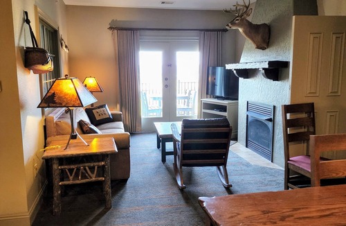Big Cedars Villa | 1 Bedroom Lodge, WILDERNESS CLUB AT BIG CEDAR Ridgedale, MO