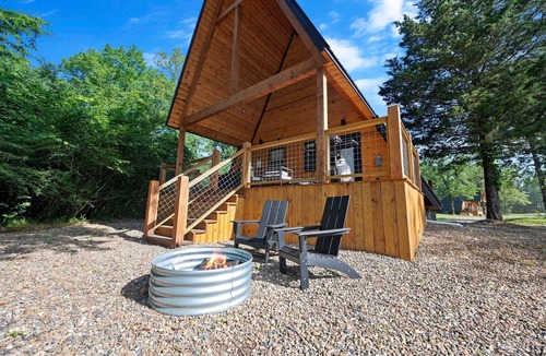 Hochatown Cabin | 1 Bedroom LUXE A-Frame Cabin, Minutes to Broken Bow Lake!