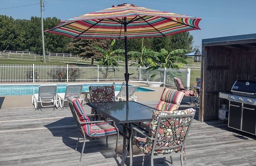 Nazareth Cottage | 1-bedroom poolhouse w/private heated pool, within 10 miles to 11 distilleries.