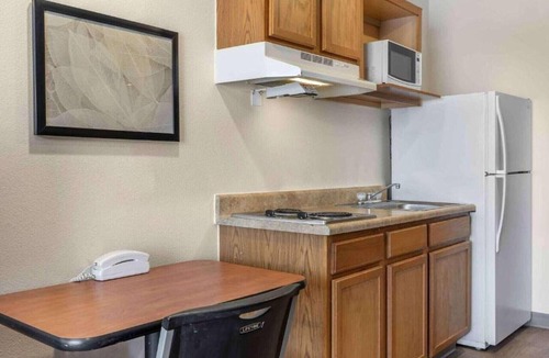 Wichita Apartment | 1 Full Bed | ADA/Tub/Non-Smoking/Kitchen