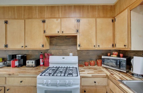 Hopkinsville House | 1 Mi to Dtwn! Cozy Hopkinsville Hideaway