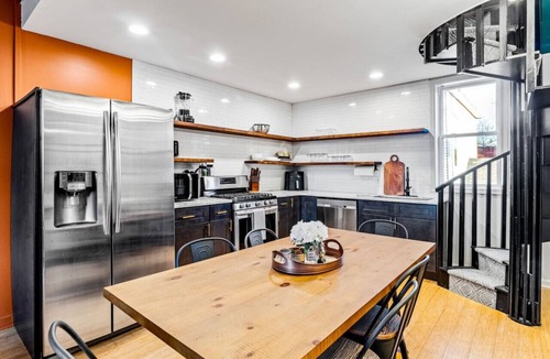 Phoenix Hill Apartment | 1 of 3 units- Sleeps 6, HOT TUB, Cowboy POOL, King Bed, Firepits, Yard Games