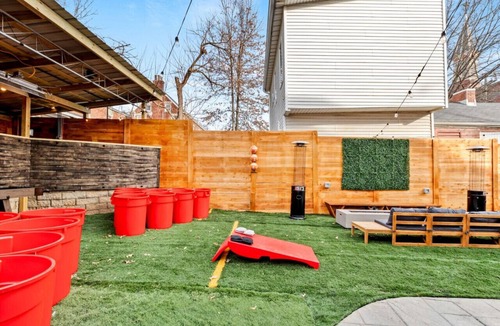 Phoenix Hill Apartment | 1 of 3 units- Sleeps 6, HOT TUB, Cowboy POOL, King Bed, Firepits, Yard Games