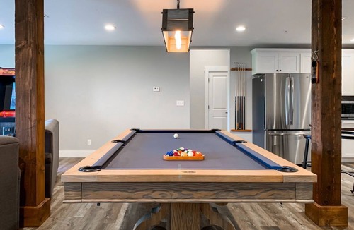 Table Rock House | 10 bedrooms w/Swim/Spa - In/outdoor community pool