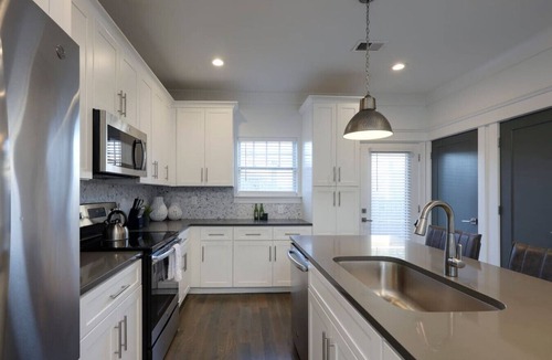 Charlotte Park Villa | 10 Mins To Broadway - Music City Group Retreat