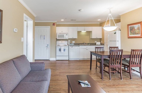 Carthage Condo | 102 m² Condo ∙ 2 bedrooms ∙ 6 guests