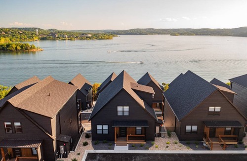 Hollister House | 1020 m² House ∙ 22 bedrooms ∙ 79 guests