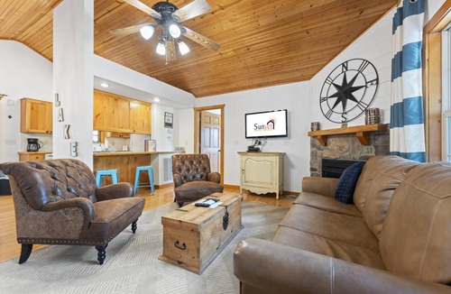 Reeds Spring Cabin | 103 m² Lodge ∙ 2 bedrooms ∙ 8 guests