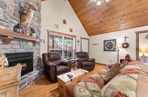 Branson West Cabin | 111 m² Lodge ∙ 2 bedrooms ∙ 6 guests