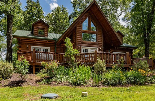 Branson Cedars Cabin | 116 m² Cabin ∙ 3 bedrooms ∙ 8 guests
