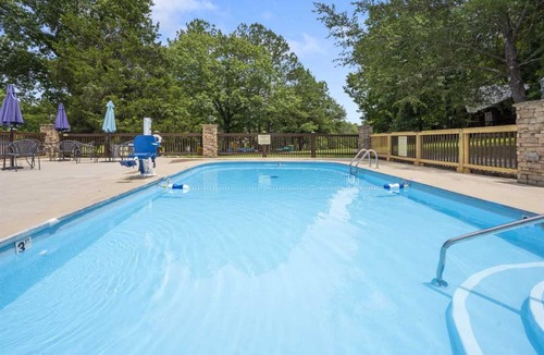 Branson Cedars Cabin | 118 m² Cabin ∙ 3 bedrooms ∙ 8 guests