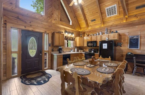 Branson Cedars Cabin | 119 m² Cabin ∙ 2 bedrooms ∙ 6 guests
