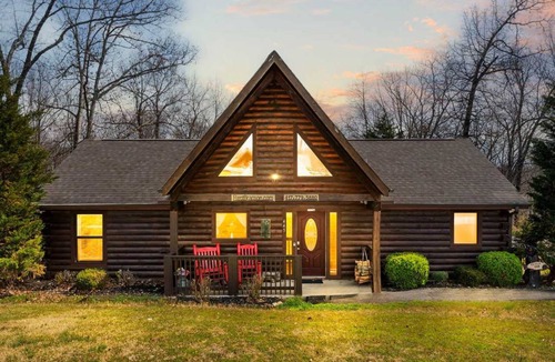 Branson Cedars Cabin | 119 m² Cabin ∙ 3 bedrooms ∙ 8 guests