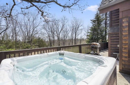 Branson Cedars Cabin | 119 m² Cabin ∙ 3 bedrooms ∙ 8 guests