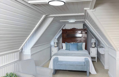 Ocracoke Bed & Breakfast | 12-Lighthouse Suite at The Castle Inn
