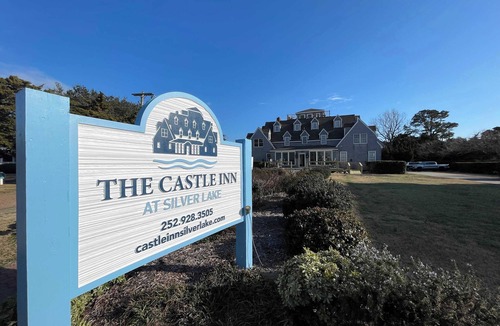 Ocracoke Bed & Breakfast | 12-Lighthouse Suite at The Castle Inn