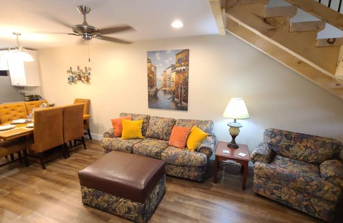 Branson House | 121 m² House ∙ 3 bedrooms ∙ 10 guests