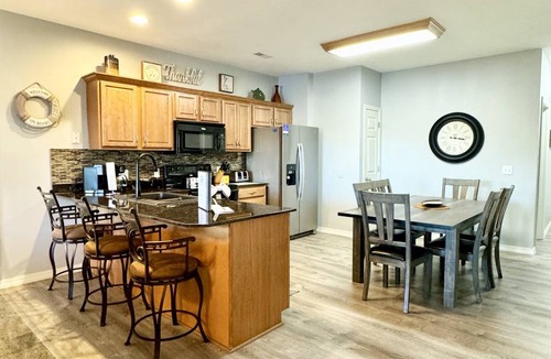 Hollister Condo | 130 m² Condo ∙ 3 bedrooms ∙ 8 guests