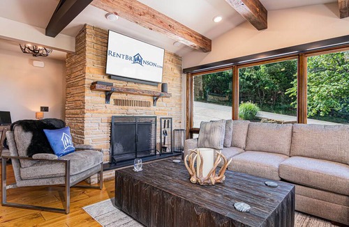 Big Cedars Cabin | 130 m² Lodge ∙ 3 bedrooms ∙ 8 guests