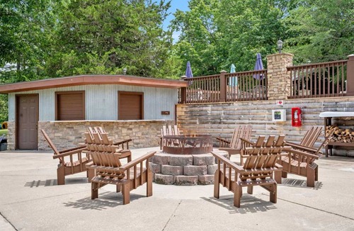 Branson Cedars Cabin | 144 m² Cabin ∙ 3 bedrooms ∙ 10 guests
