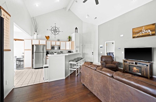 Kimberling City Apartment | 153 m² Apartment ∙ 3 bedrooms ∙ 10 guests