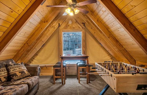 Branson Cedars Cabin | 158 m² Cabin ∙ 3 bedrooms ∙ 10 guests