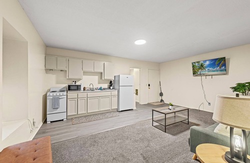 St. Joseph Apartment | 1BR Queen Retreat First Floor Ease & Comfort Wi-Fi