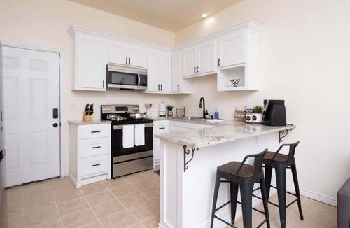 Amarillo House | 1BR Sleeps 4 | AI Data Ctr, Hospitals, Corp Stays