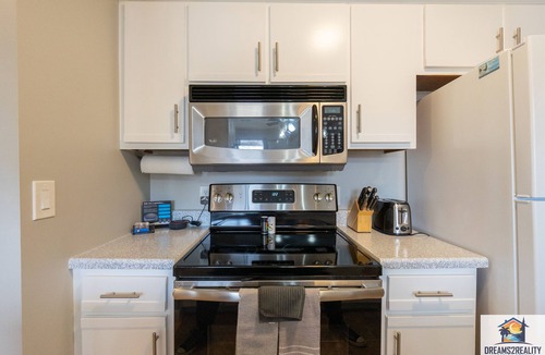 Table Rock Condo | 1BR WALK-IN~Pet Friendly ~ Resort Amenities ~ Fishing ~ FREE TICKETS INCLUDED! (PR42-16)