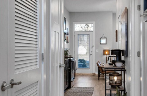 Hillsboro Village Condo | 1st Floor & No Steps by Vanderbilt, Belmont & Food