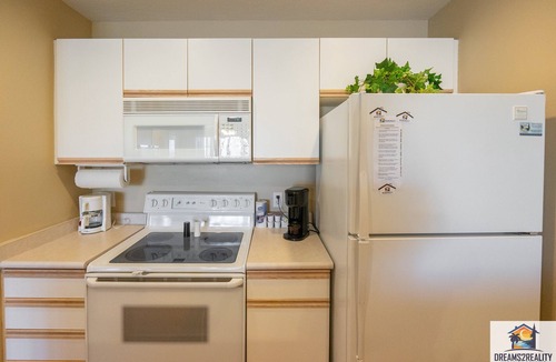 Branson Condo | 2 BD WALK-IN! Near The Strip! ~ Screened Porch ~ FREE TICKETS INCLUDED! (CH1-18)