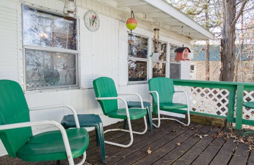 Hollister House | 2 Bed/2 Bath Walk-In Home ~ Near Table Rock State Park ~ FREE TICKETS INCLUDED! (CASA)