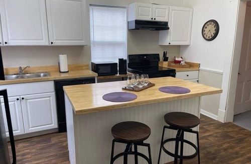Shelby Park House | 2 bedroom 1 bath beautiful home!
