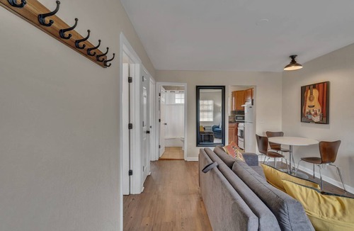 West End Apartment | 2 Bedroom 1 Bathroom Near Broadway!
