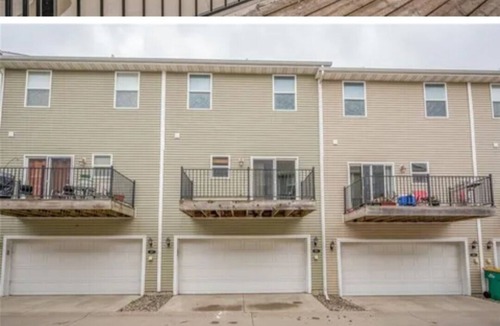 West Des Moines House | 2-bedroom and 2.5 bath beautiful and spacious townhome in West Desmoines!