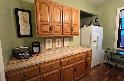 Shawnee Heights House | 2-bedroom house 15 minutes to MAJOR INTERNATIONAL SPORTING EVENT & Arrowhead Stadium. English/Spanish fluency.