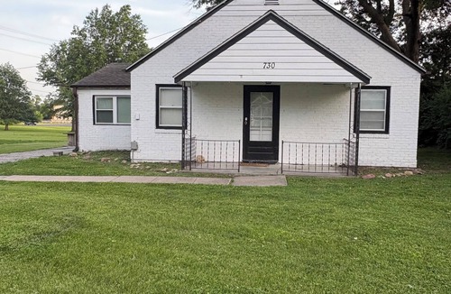Maryville House | 2-bedroom house within walking distance to Northwest Missouri State University