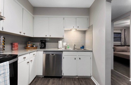 Rosedale Apartment | 2 Bedroom modern apartment with Free Parking