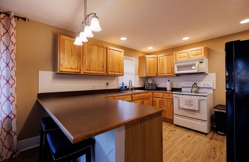 Council Bluffs House | 2-bedroom Nice & Comfy House in the City