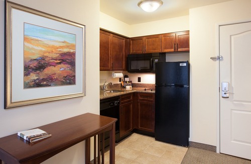 Biggs Field Condo | 2 Bedrooms | Free Daily Breakfast, Outdoor Pool