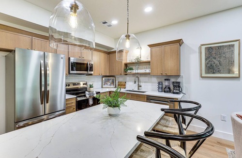 Mena Cottage | 2 Blocks to Mt Bike Trails, Minutes From Town!