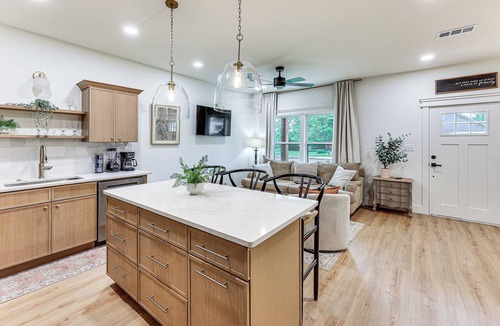 Mena Cottage | 2 Blocks to Mt Bike Trails, Minutes From Town!