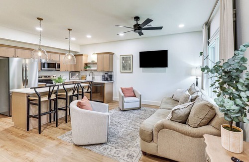 Mena Cottage | 2 Blocks to Mt Bike Trails, Minutes From Town!