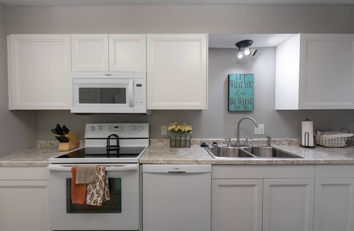 Branson Condo | 2-BR Updated WALK-IN Condo ~ 2 Pools ~ Near the Strip ~ FREE TICKETS INCLUDED! (FHC-13)