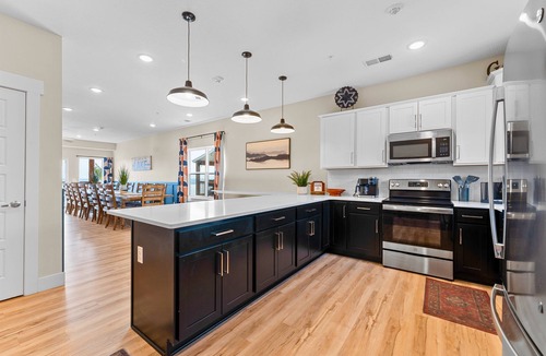 Branson House | 2 Epic Lakeview Homes, 18 BDs, Community Pools