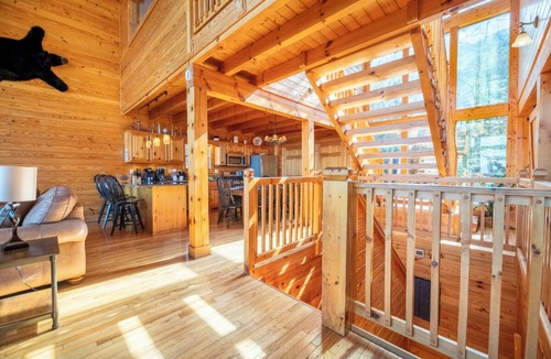 Smoky Mountains Cabin | 2-in-1 Estate w/VIEWS! Theater + Firepit + GAMES!