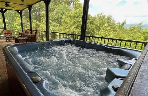 Smoky Mountains Cabin | 2-in-1 Estate w/VIEWS! Theater + Firepit + GAMES!
