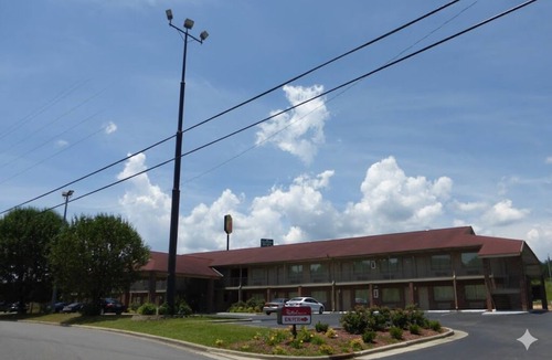 Cleveland Hotel | 2 King Rooms Perfect for Pet Owners – Enjoy Extended Stays w/Ease