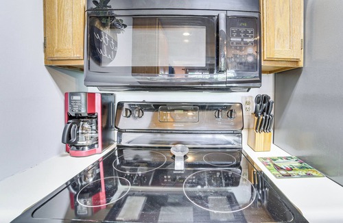 Notch Estates Condo | 2 Mi to Silver Dollar City: Reed Springs Condo